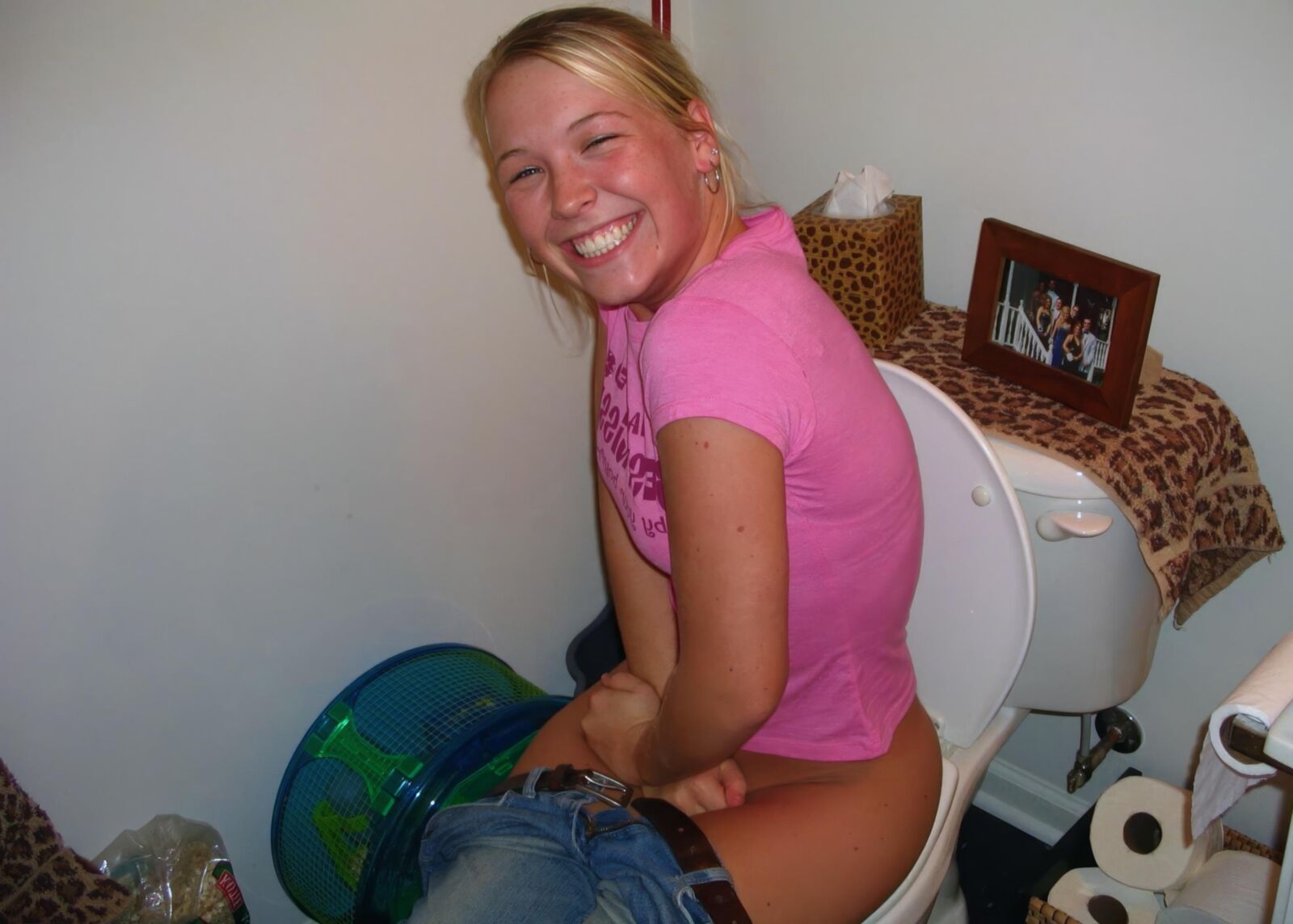 Toilet Bowl Girls 
