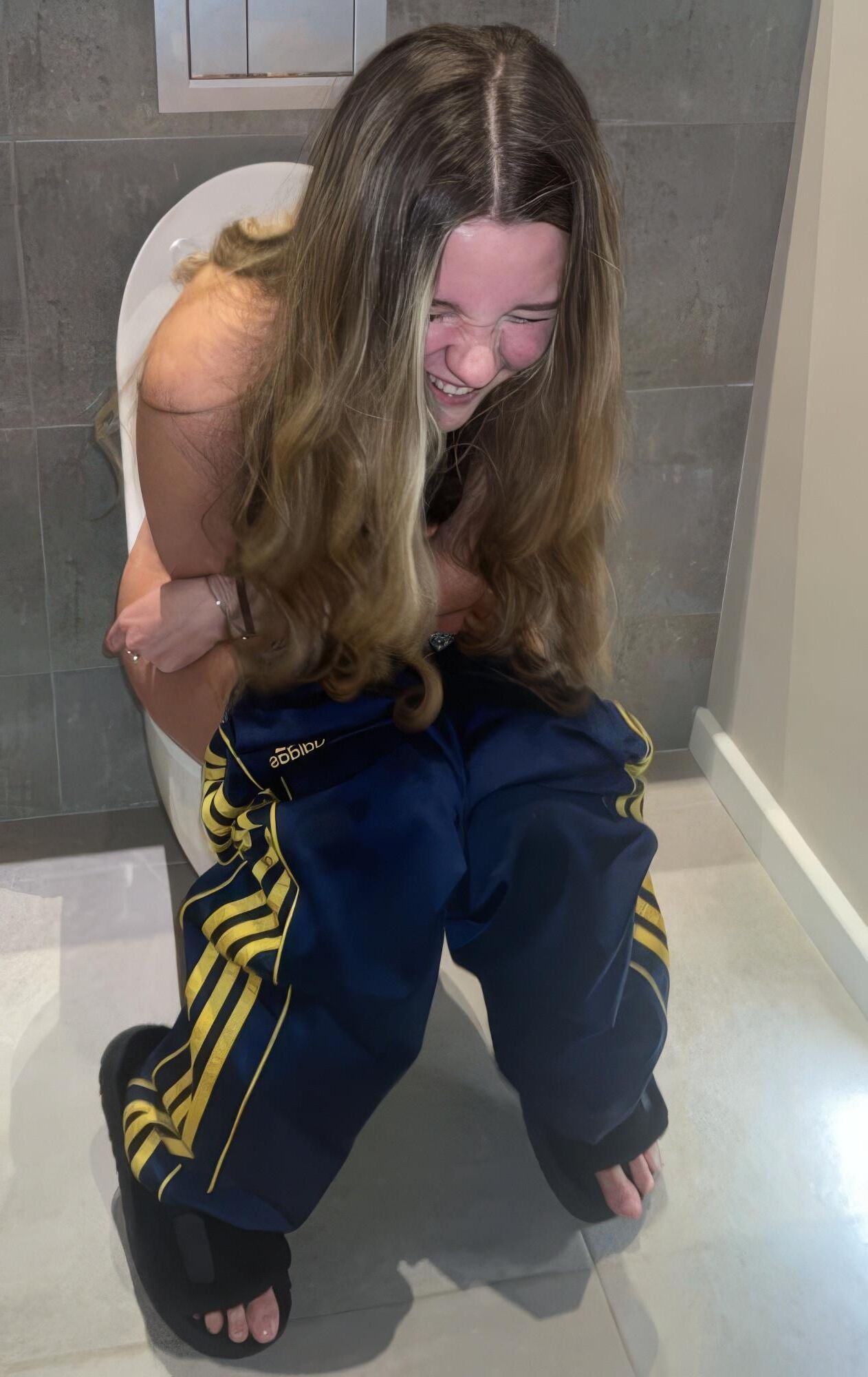 Toilet Bowl Girls 