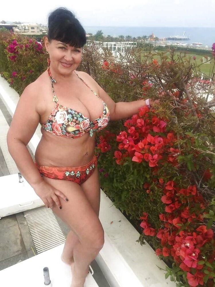 mature mothers grandmothers milf