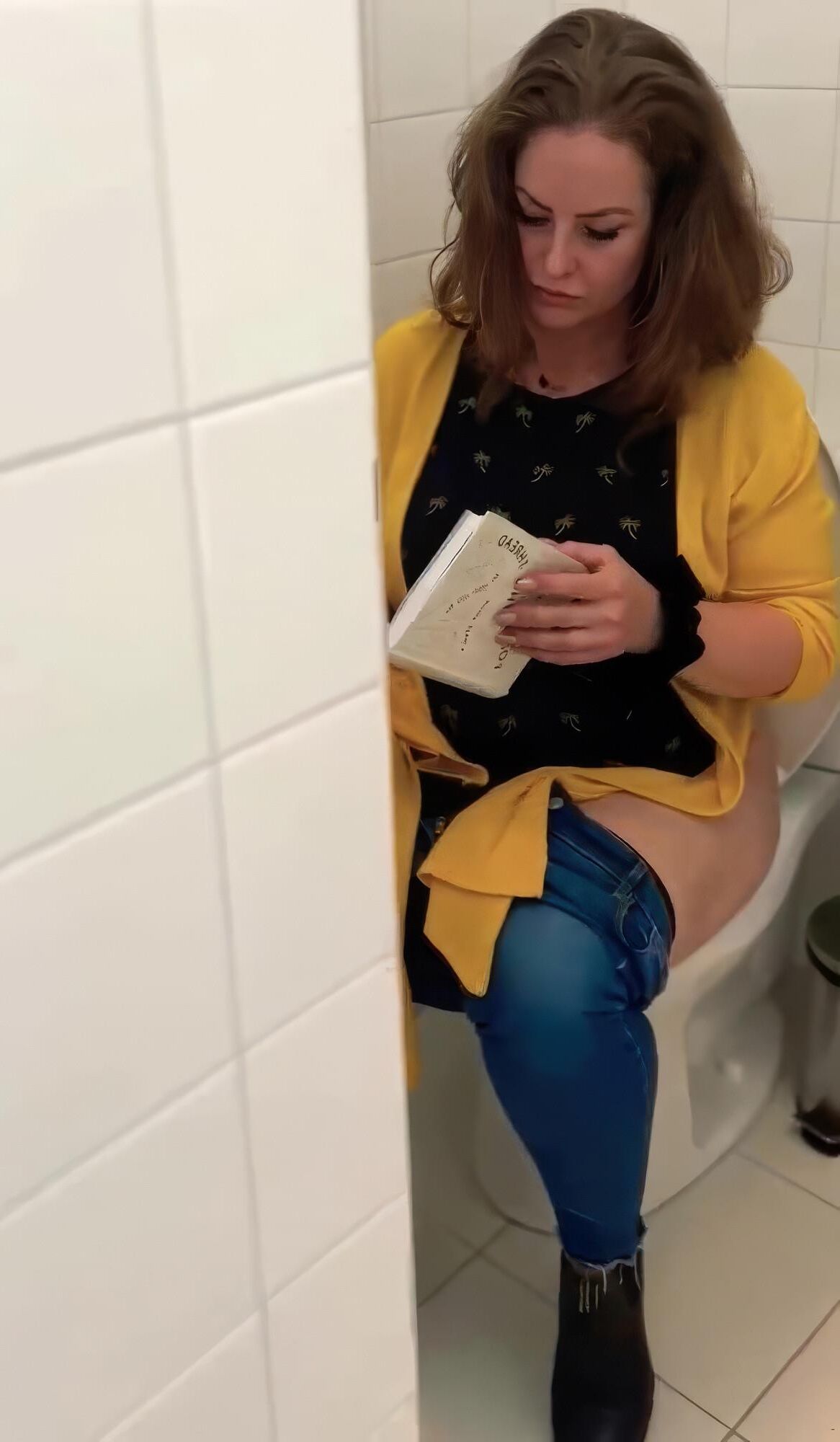 Toilet Bowl Girls 