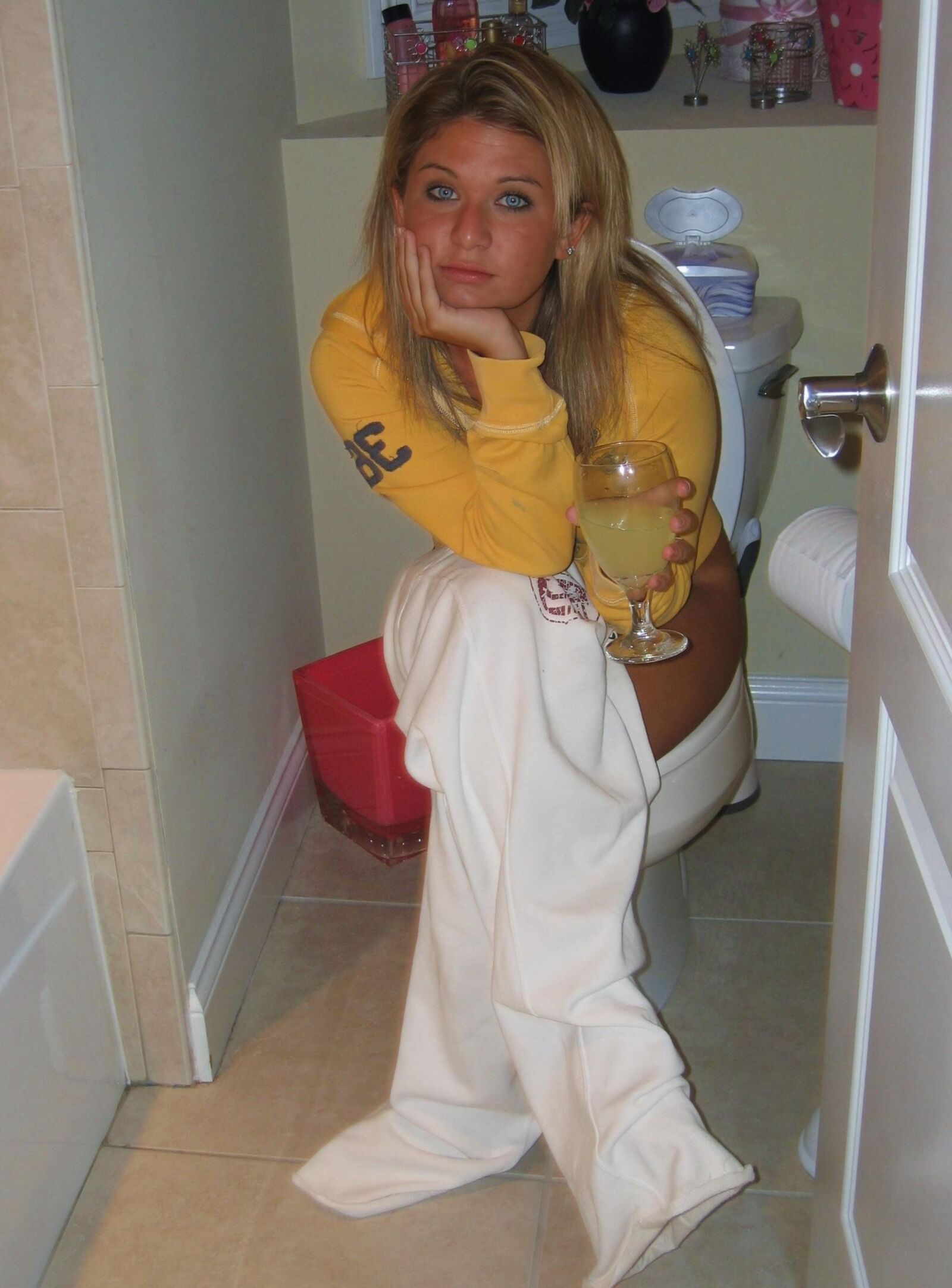 Toilet Bowl Girls 