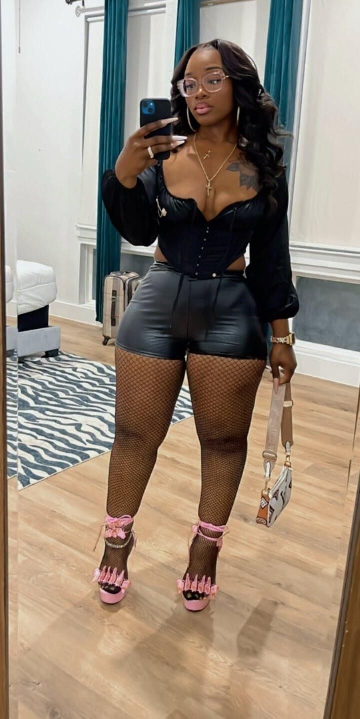 Ebony Pantyhose Beauties 