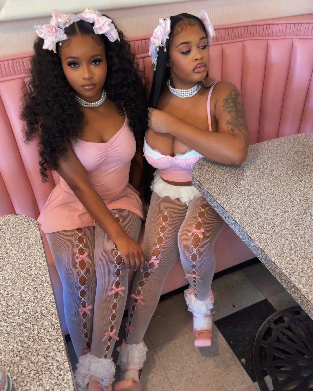 Ebony Pantyhose Beauties 