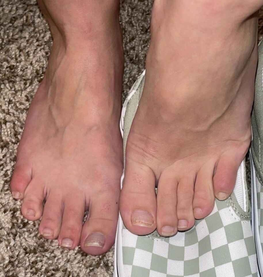  yr old Kristin showing her sweaty natural toes