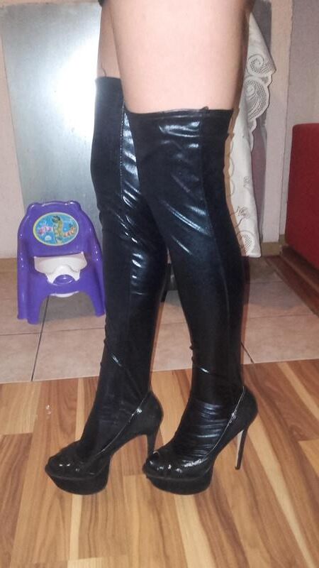 Feet with shoes for fap 