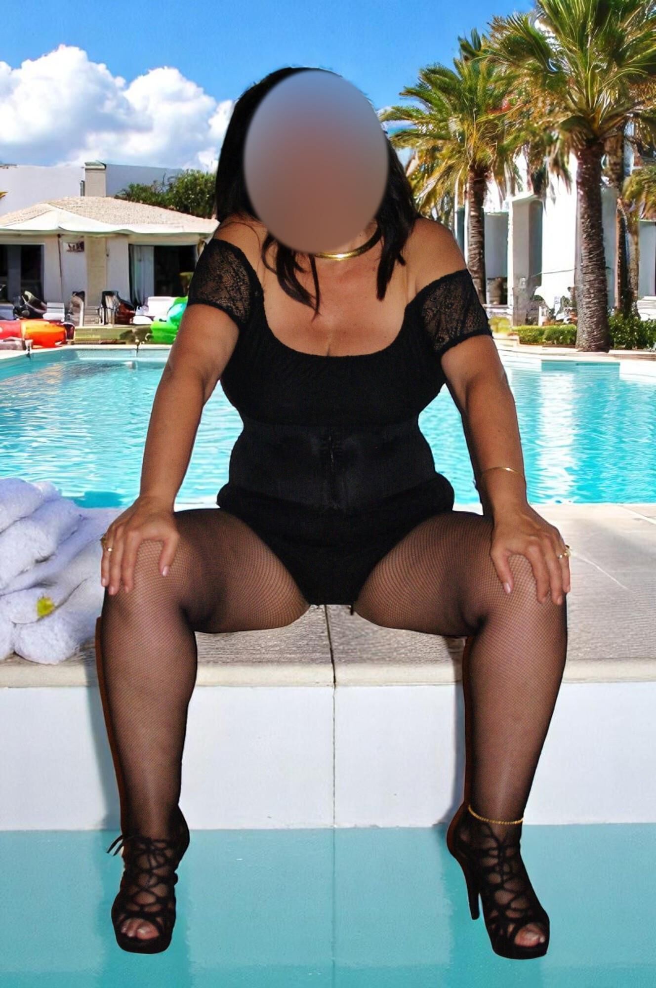  : My SlutLove spreads in lingerie 