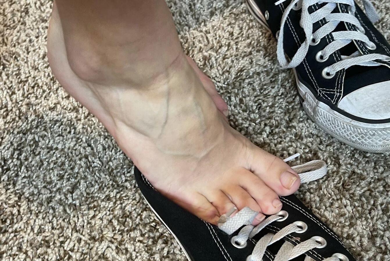  yr old Kristin showing her sweaty natural toes
