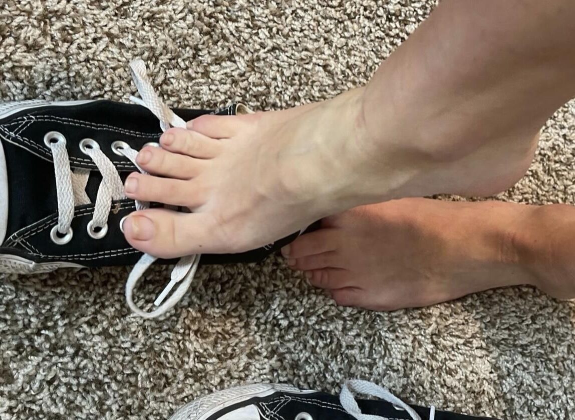  yr old Kristin showing her sweaty natural toes