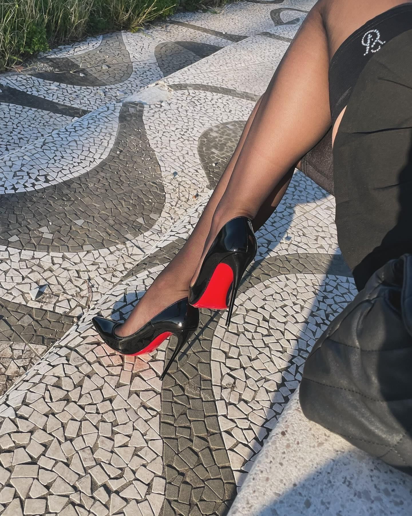 Kinky in Black and Red