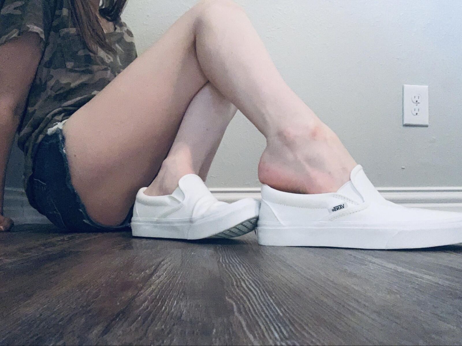 Heather removing her shoes showing her beautiful toes