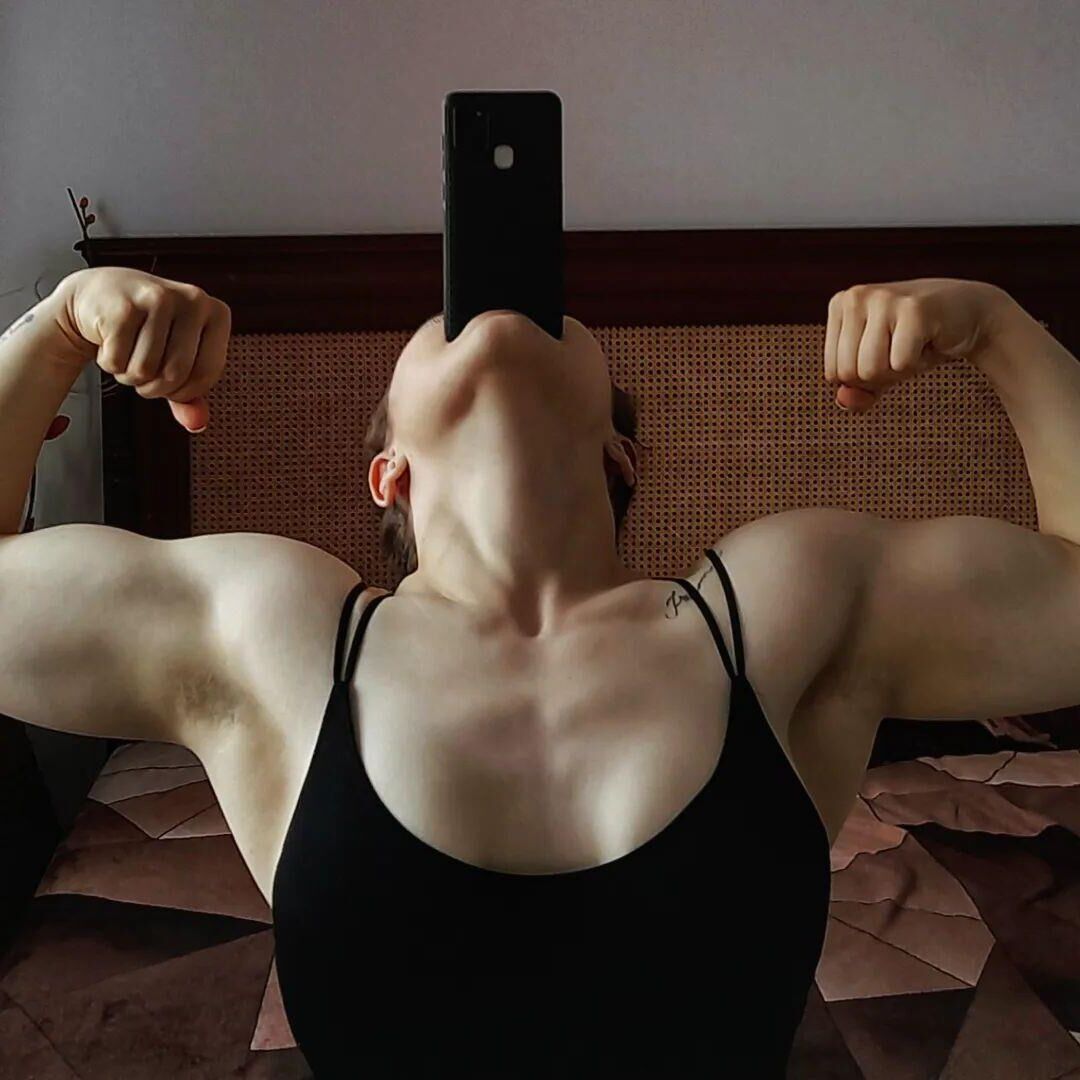 Chicas musculares al azar