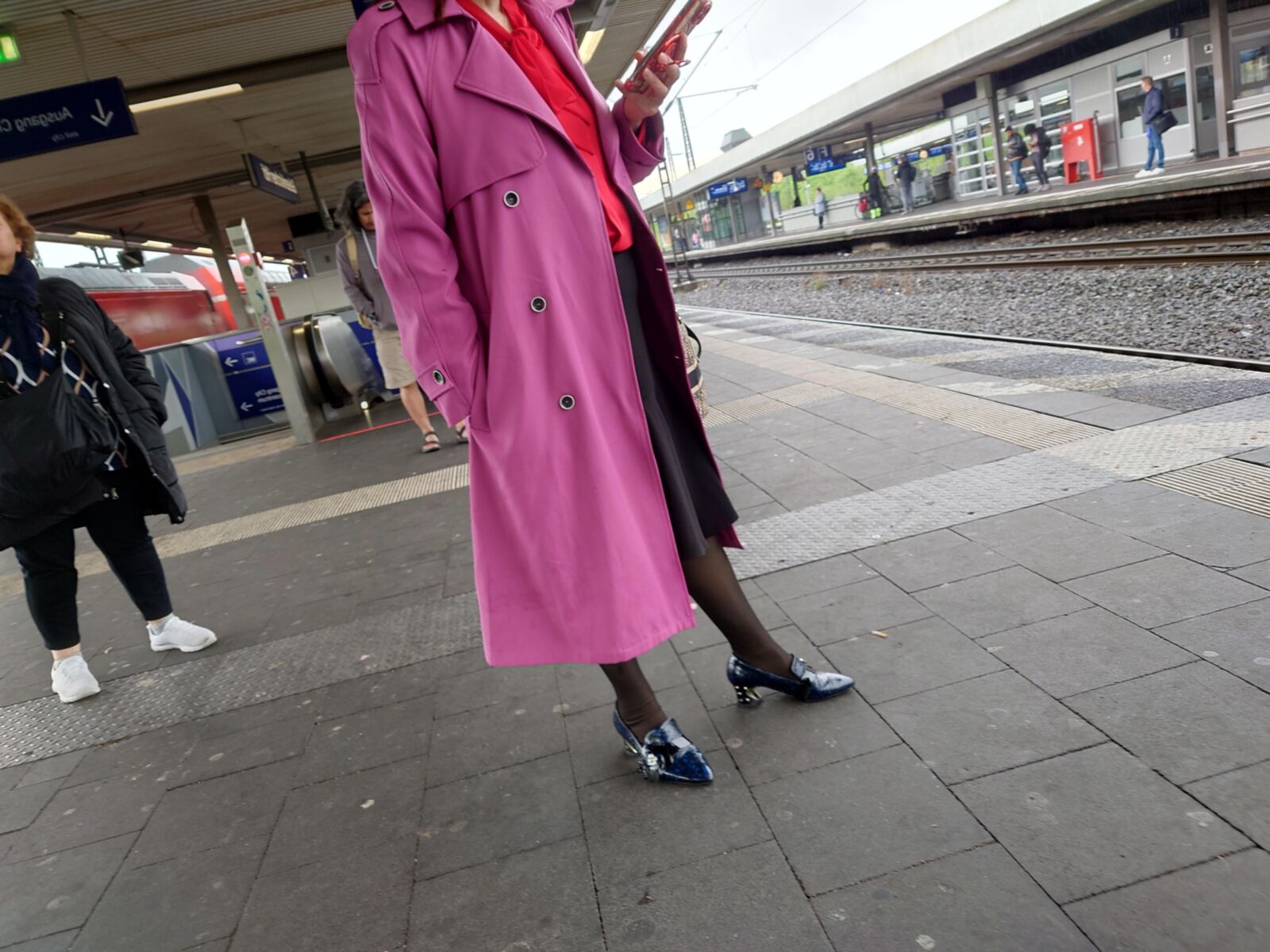 Nylons asiáticos en bombas elegantes