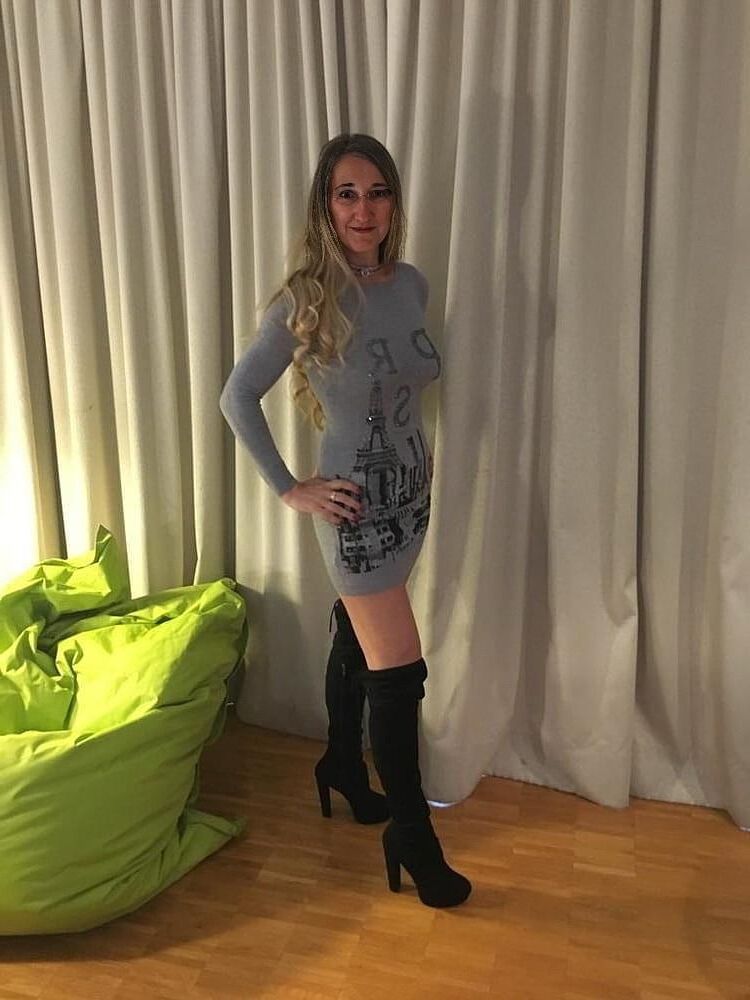 Helene wears her slutty boots