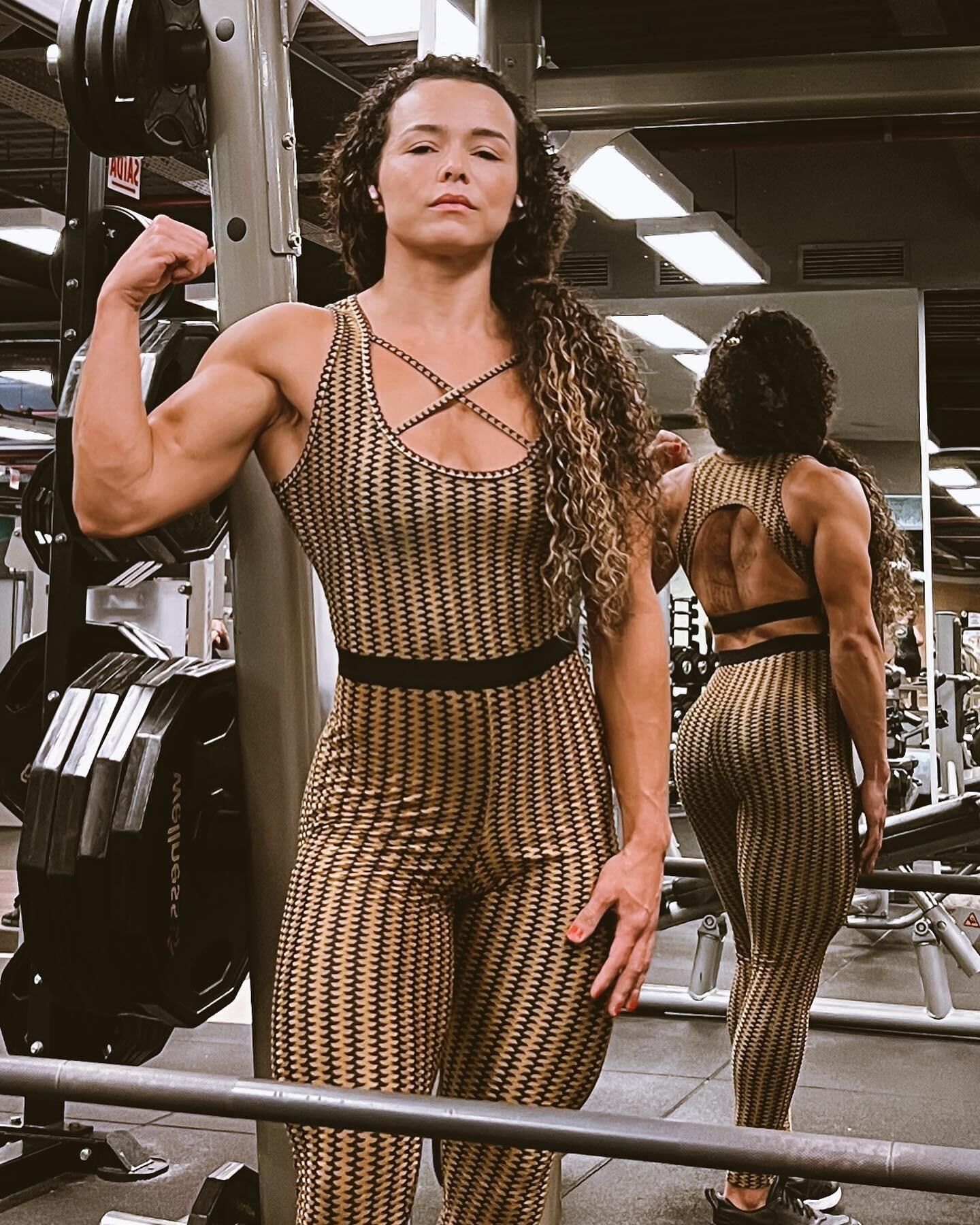 Rosa R