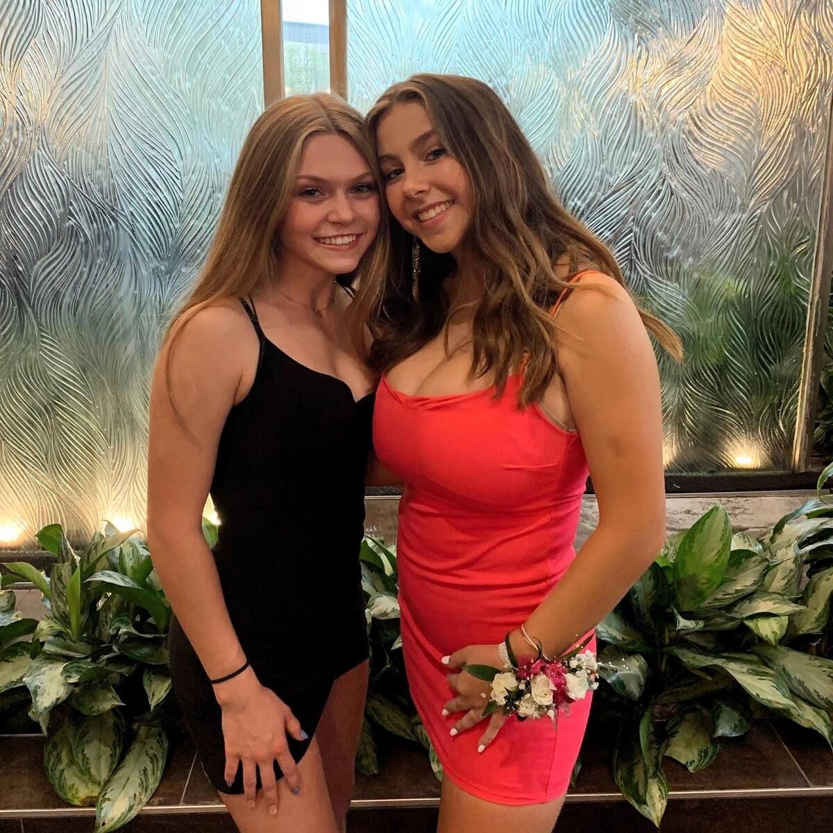 Jacklyn Busty American Teen Slut está mostrando las grandes tetas