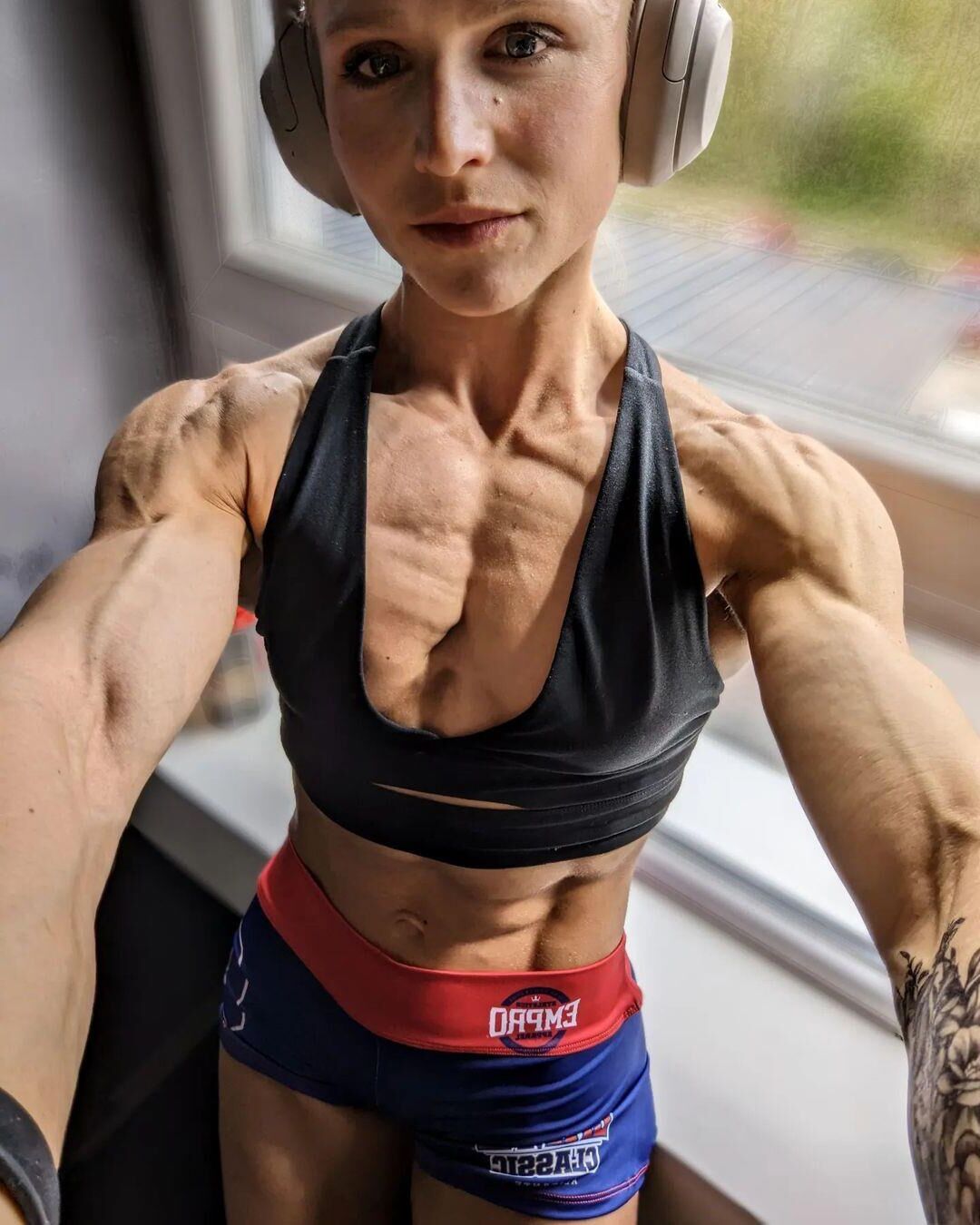 Chicas musculares al azar