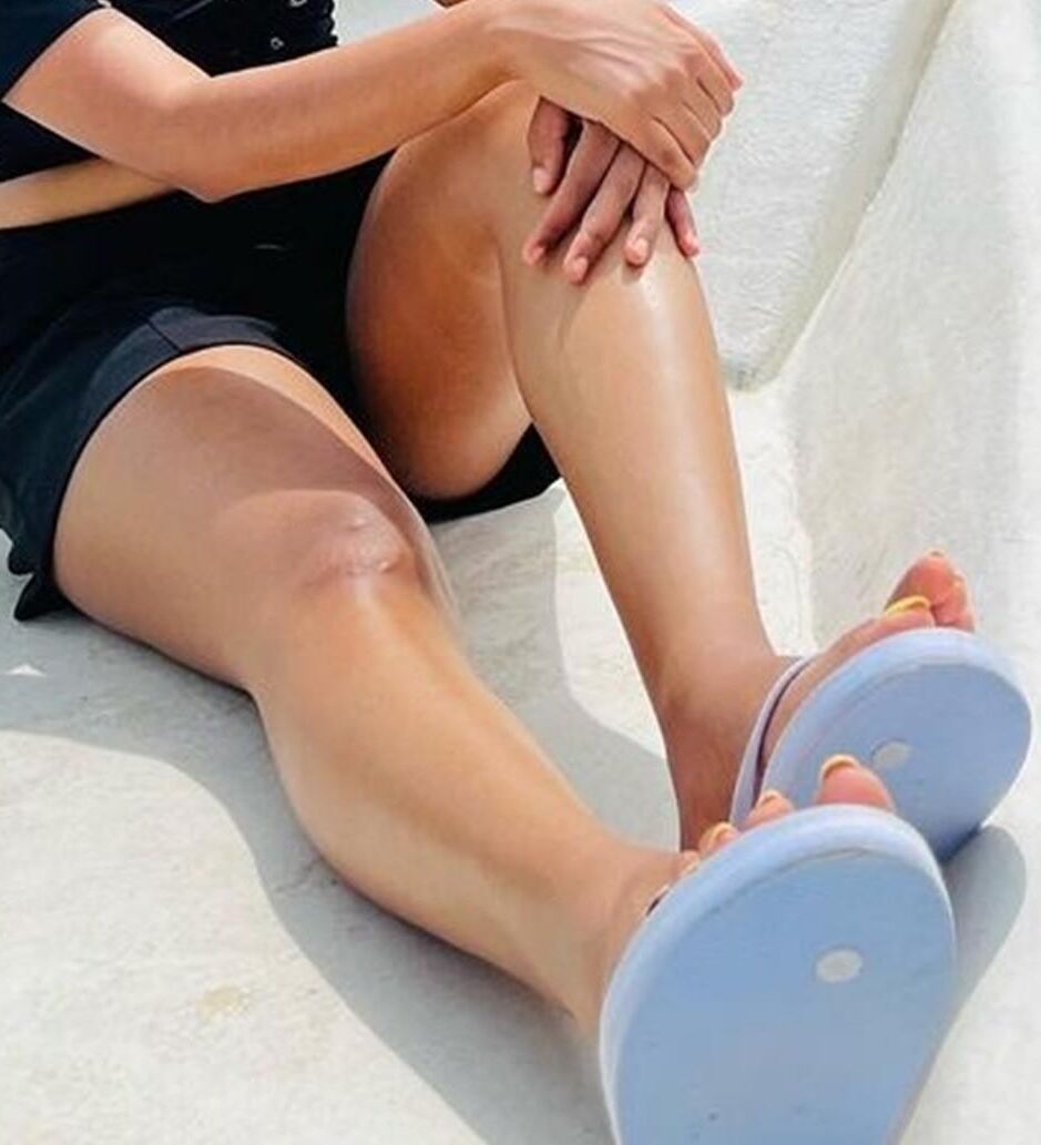 Piernas sexy calientes con deliciosos muslos gruesos