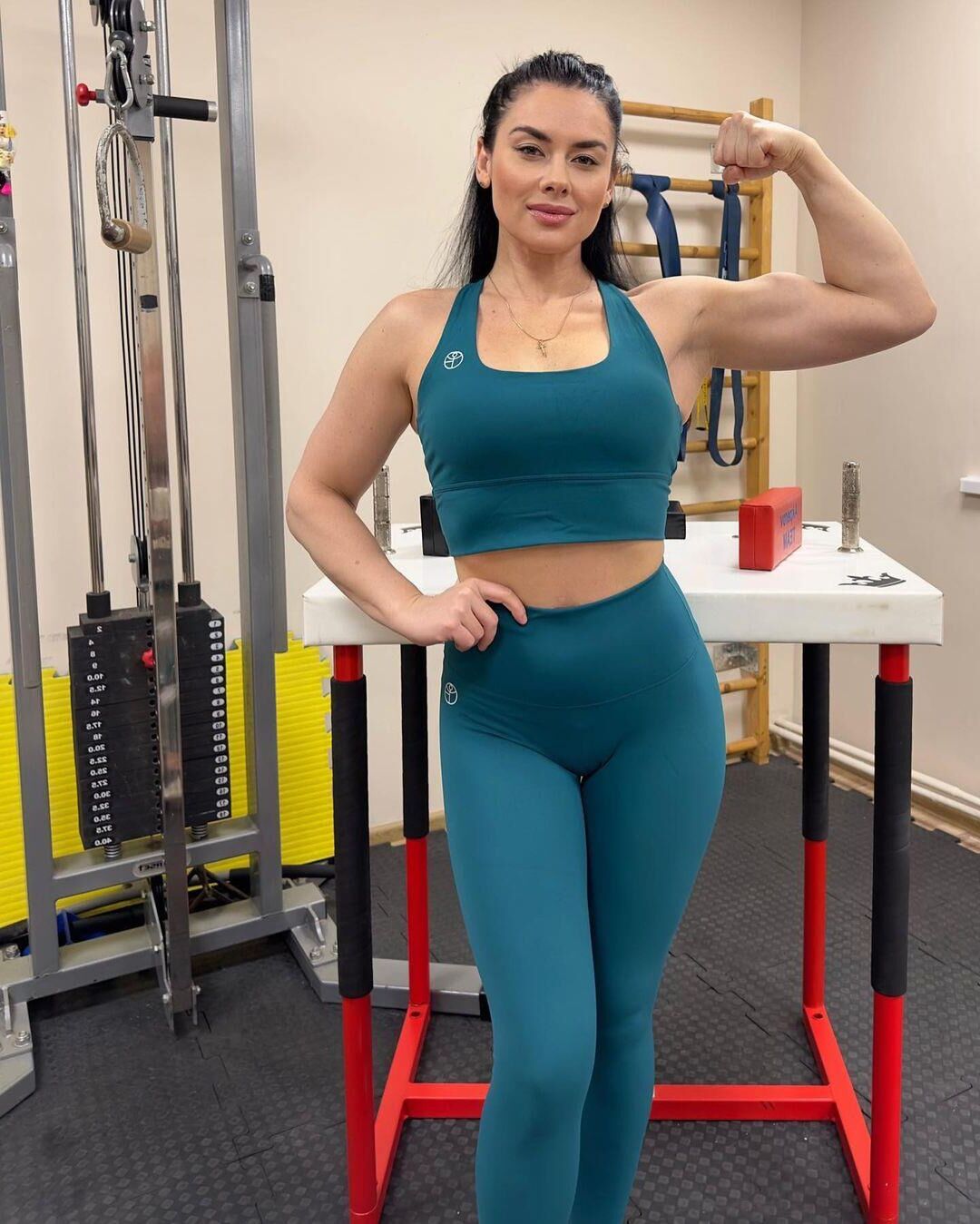 Chicas musculares al azar