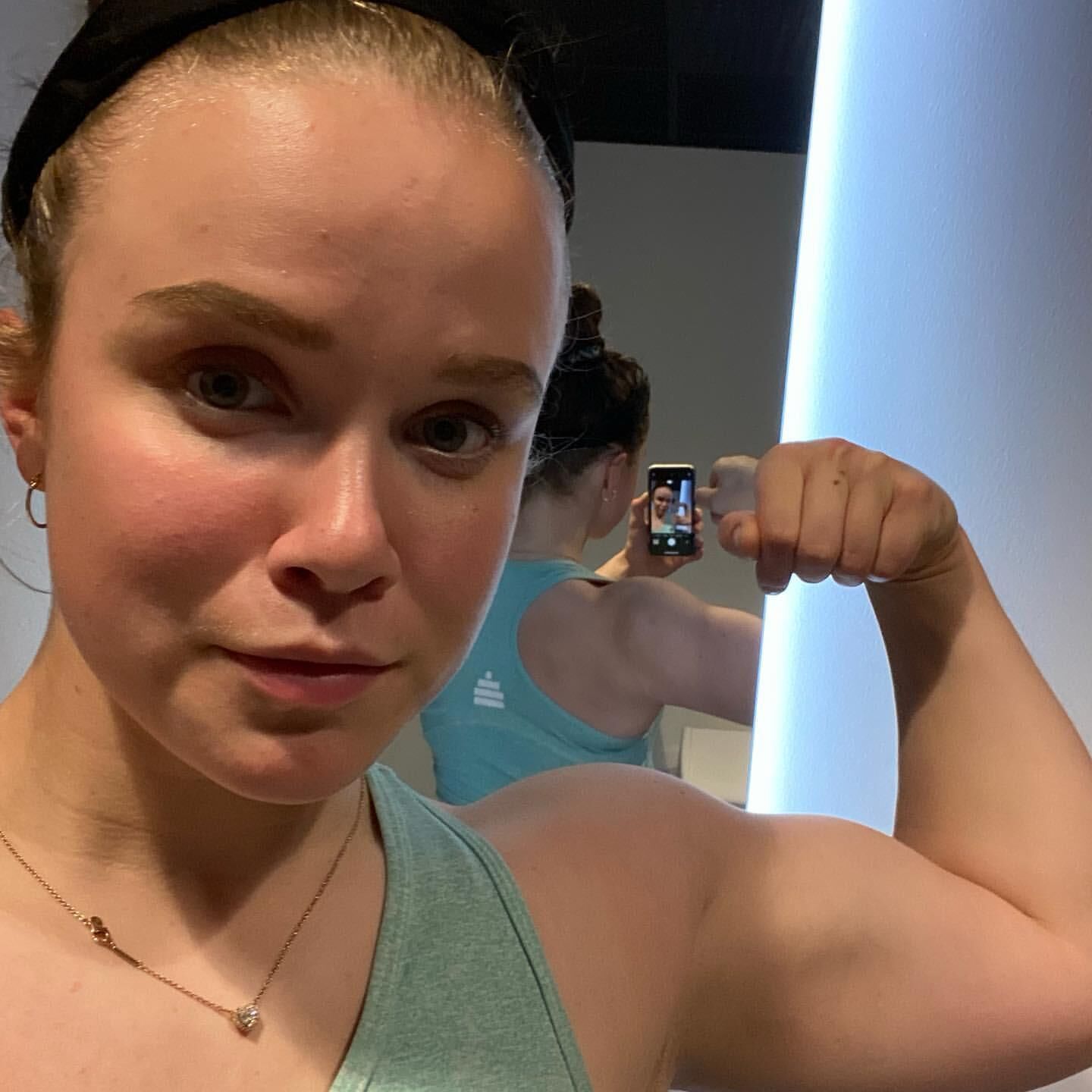 Chicas musculares al azar