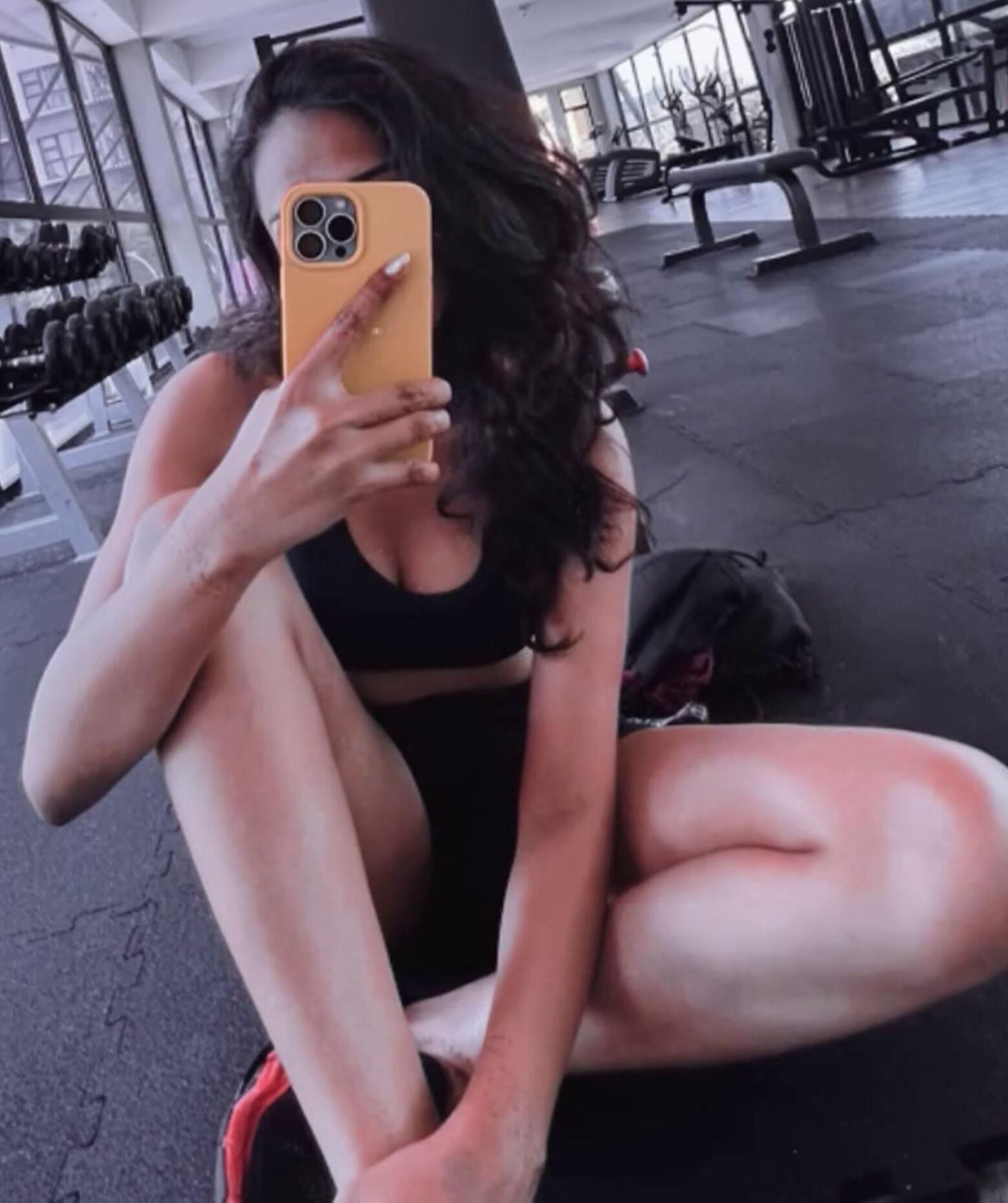 Piernas sexy calientes con deliciosos muslos gruesos
