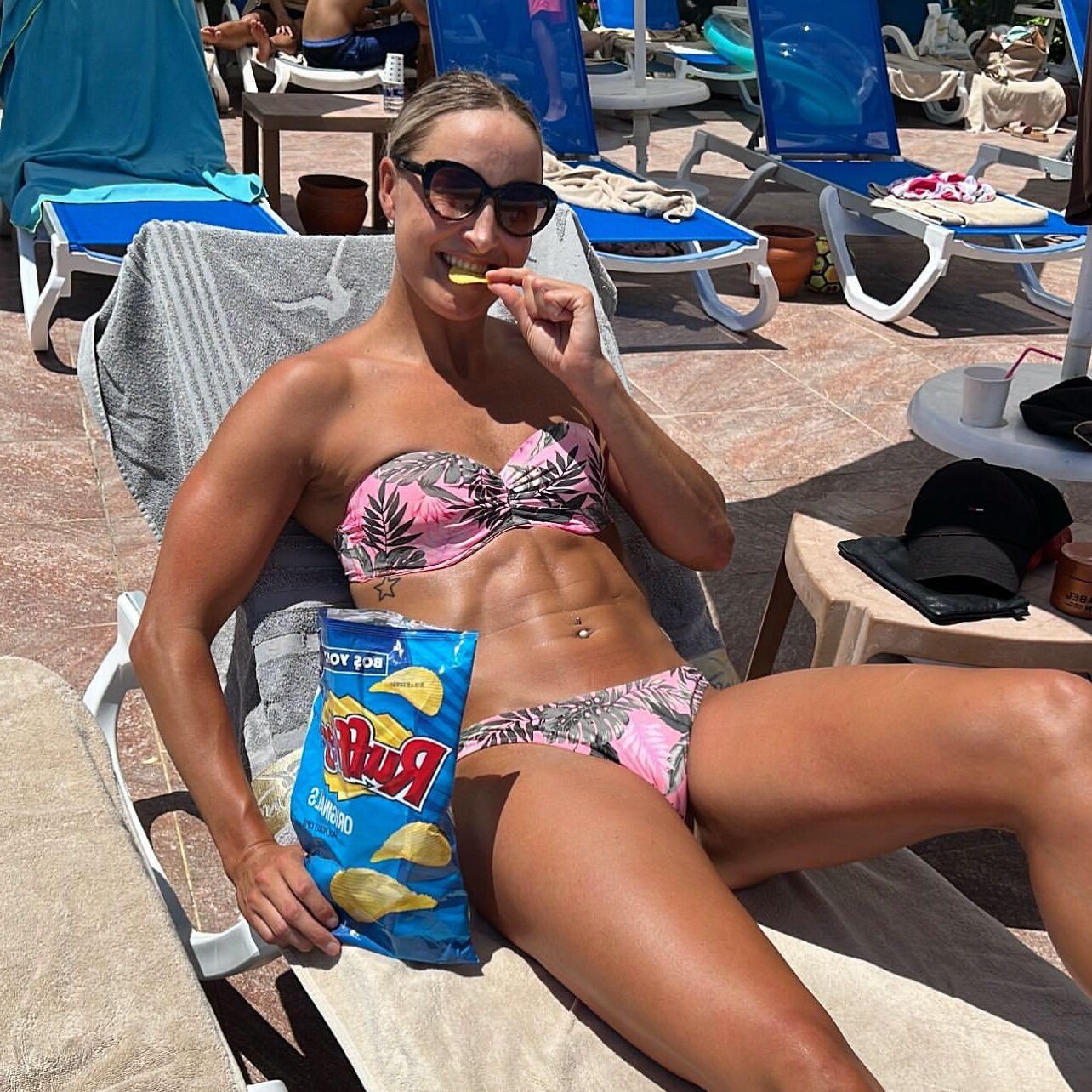 Chicas musculares al azar