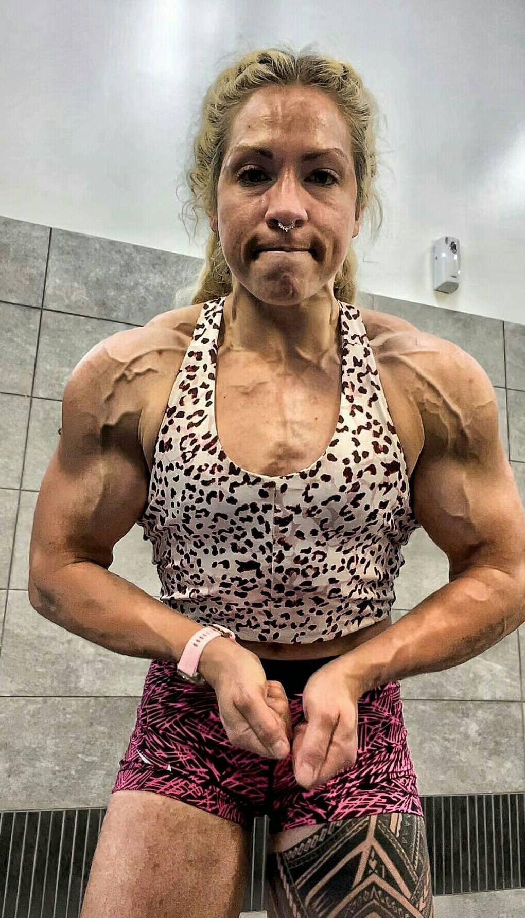 Chicas musculares al azar