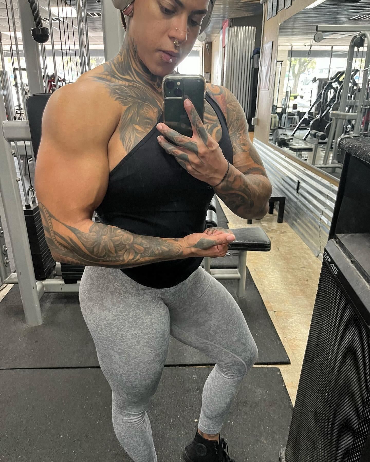 Chicas musculares al azar