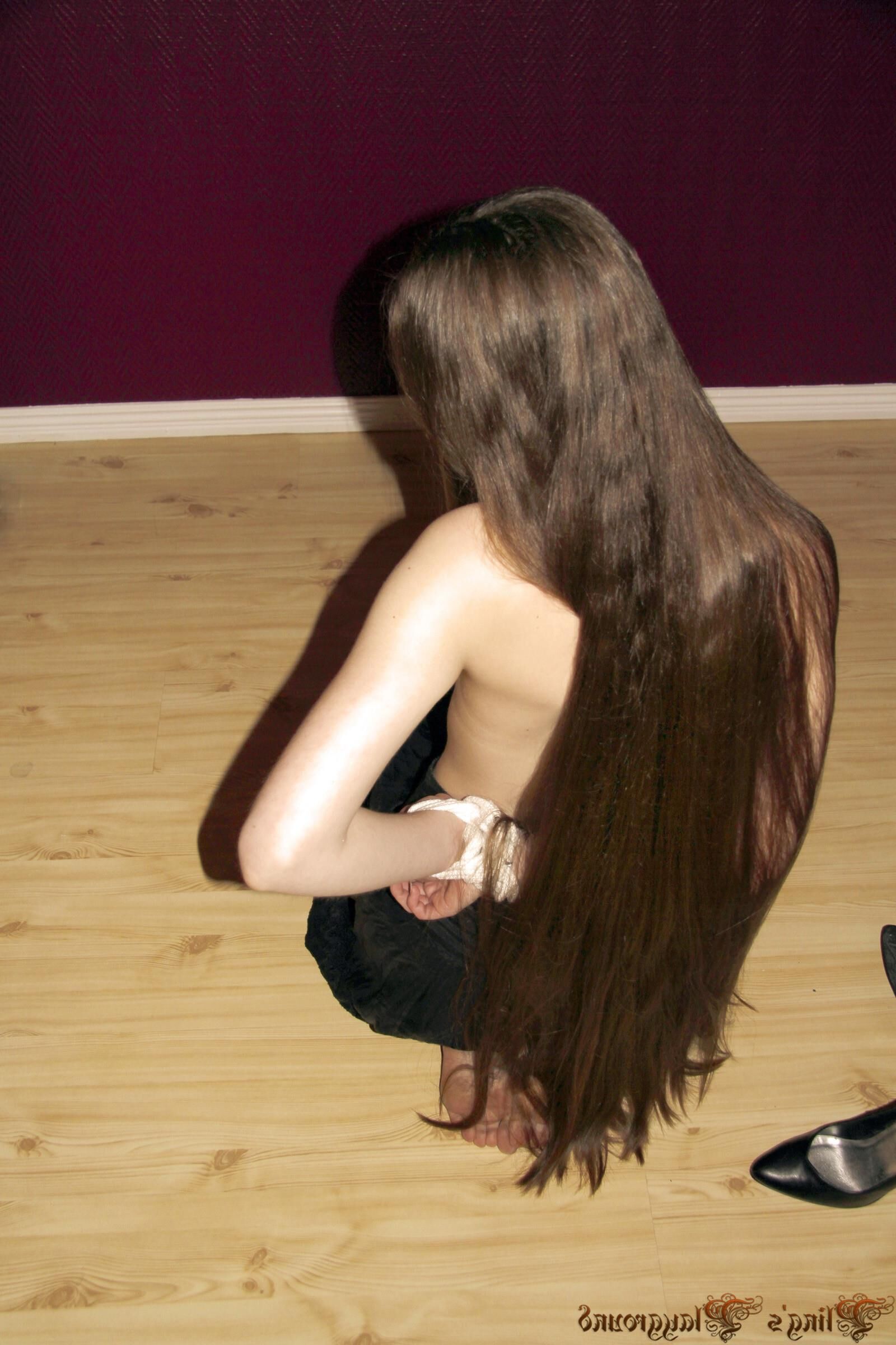 aux seins nus