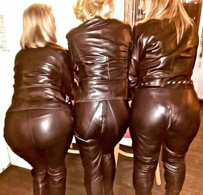 Femmes sexy en cuir