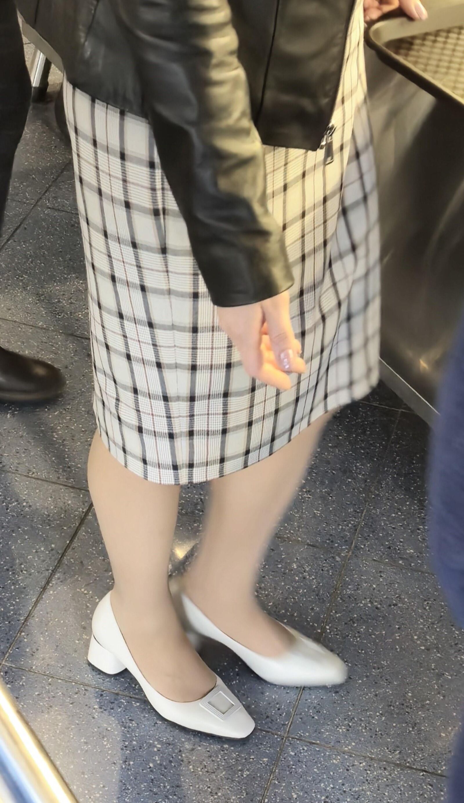 白いかかととヌードパンストの共同労働者