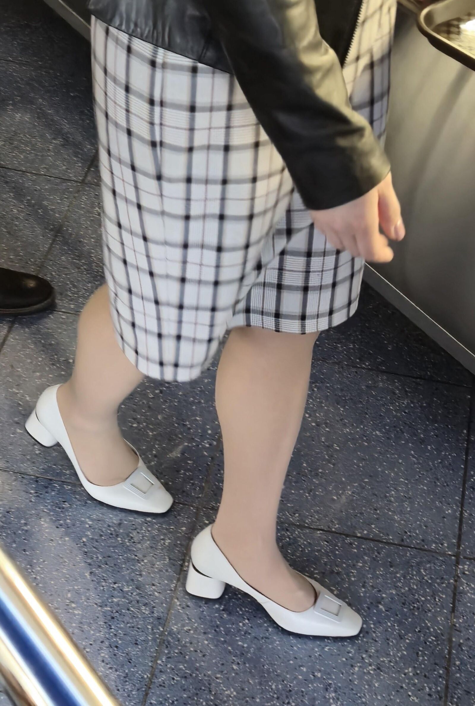 白いかかととヌードパンストの共同労働者