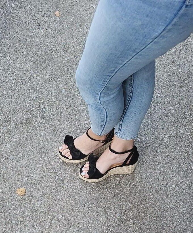 Candid feet 