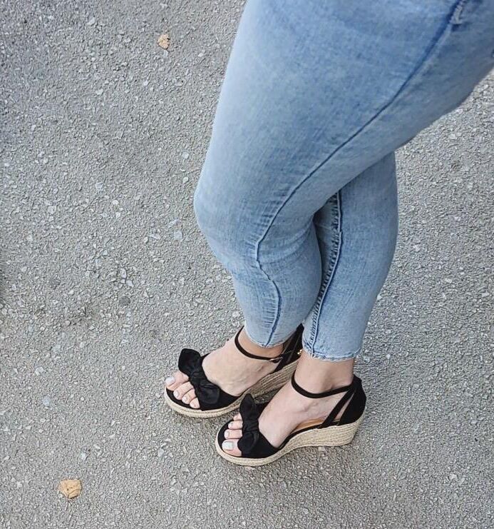 Candid feet 