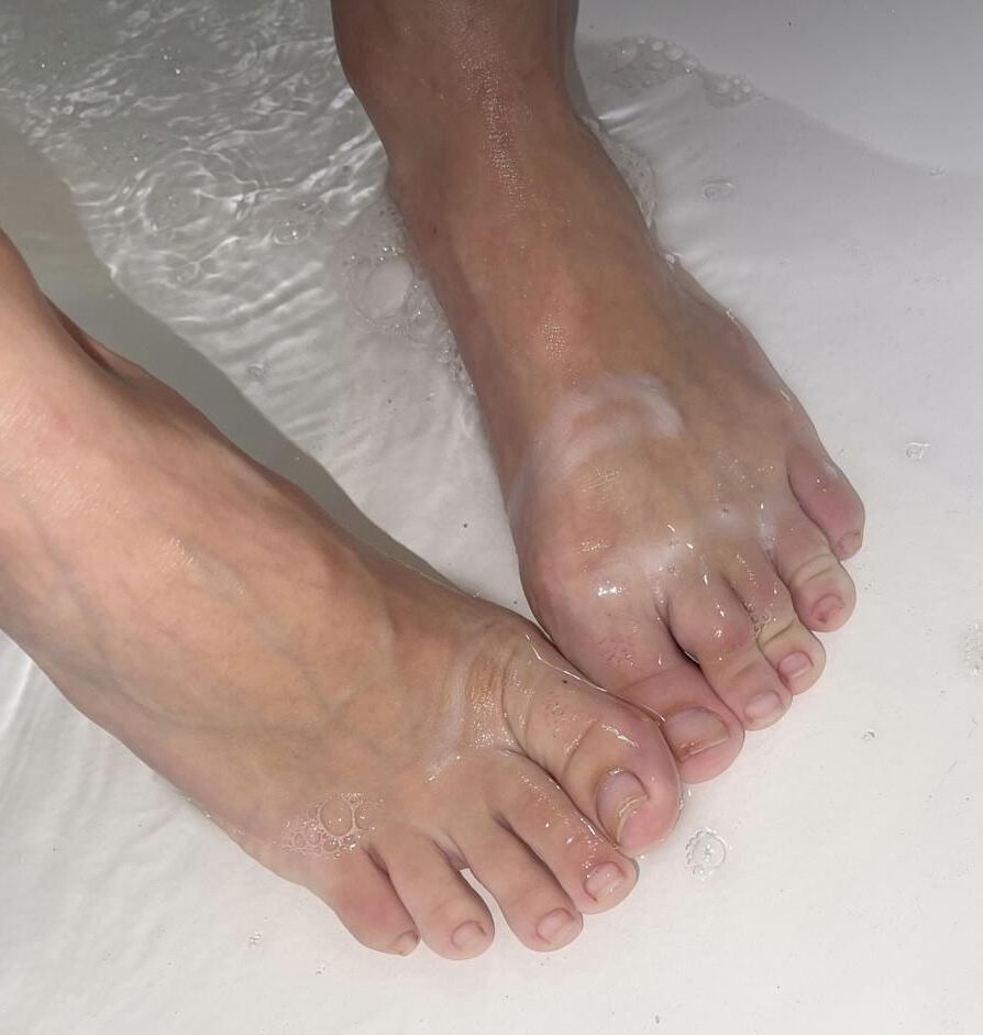 Kristin’s wet, natural, no polish, ball draining toes 