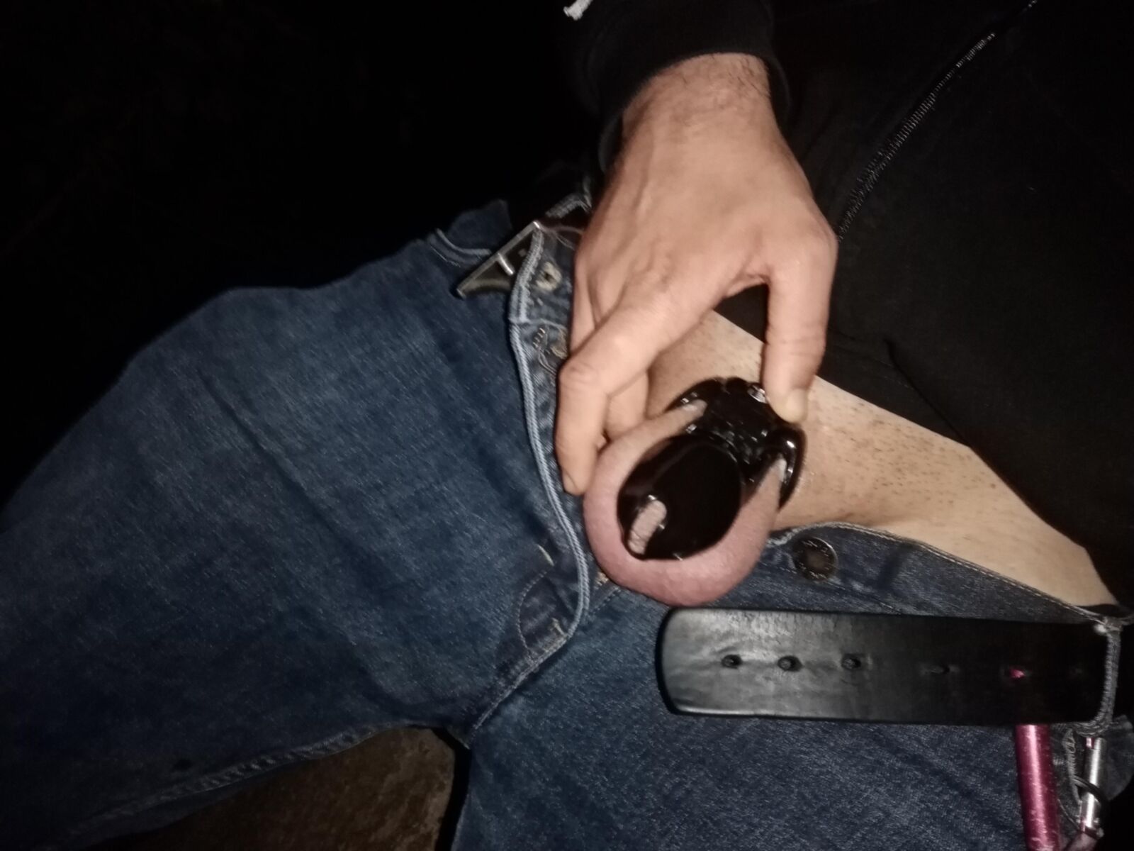 Sexta -feira à noite jeans e sessão de castidade!