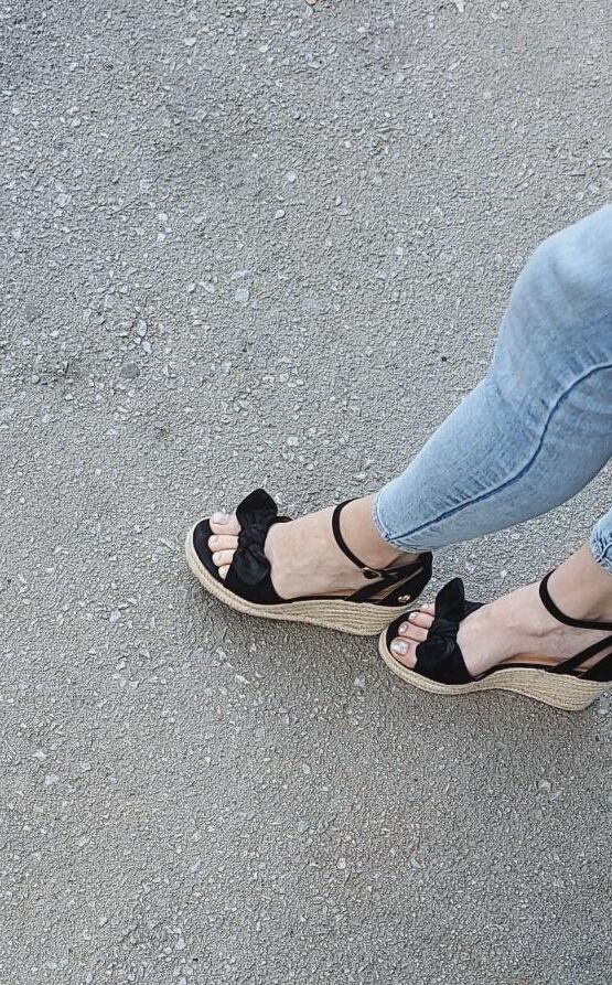Candid feet 