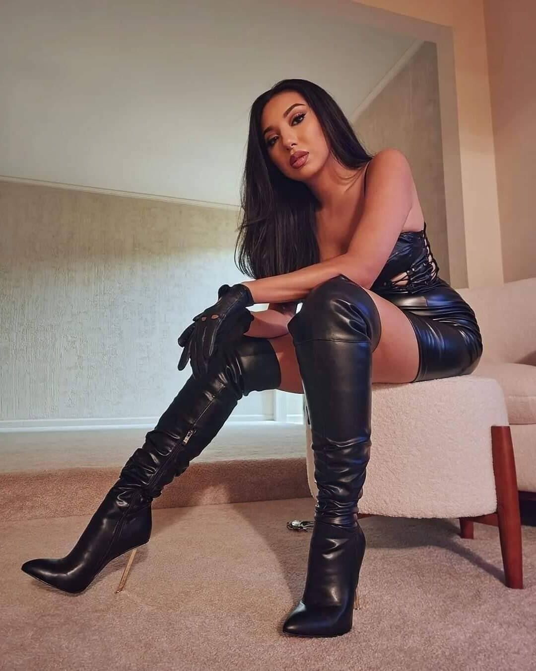 Femdom Mistress 