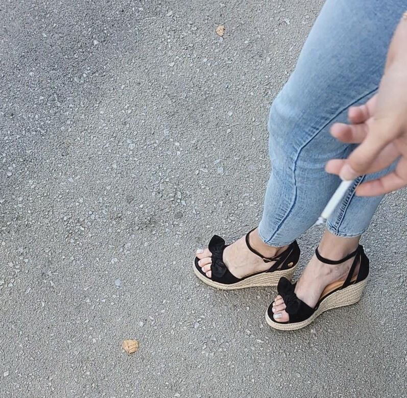 Candid feet 