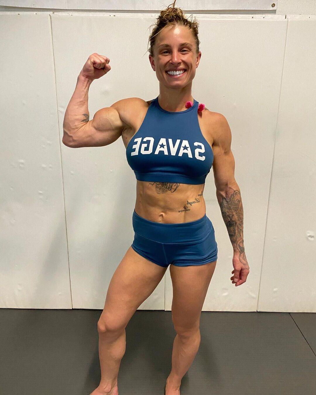 Random Muscle Girls 
