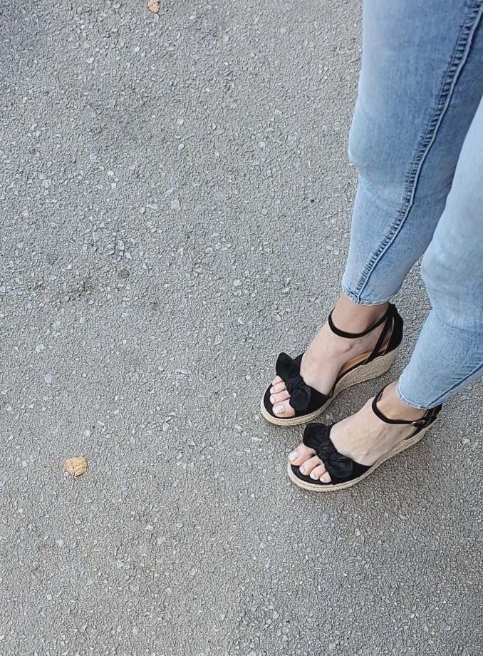 Candid feet 