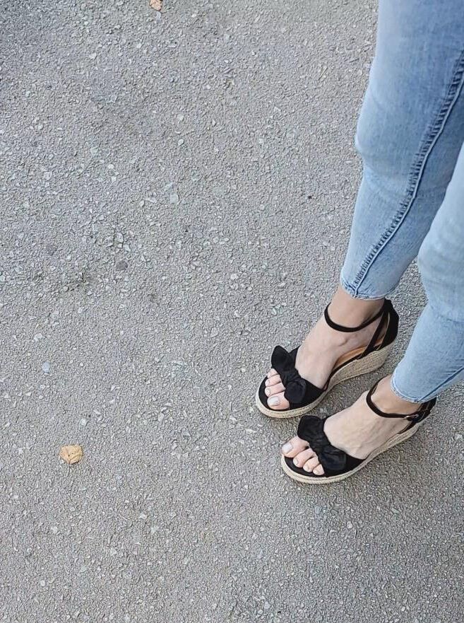 Candid feet 