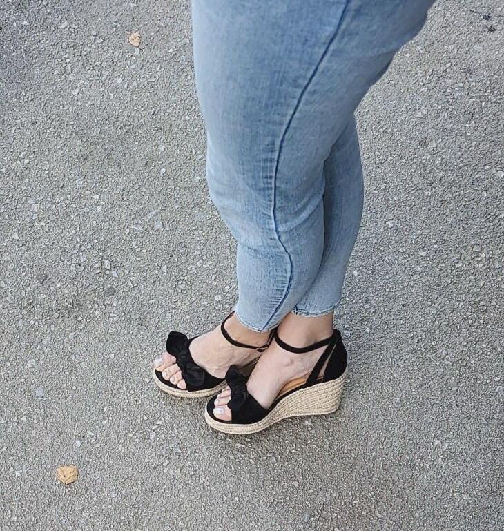 Candid feet 