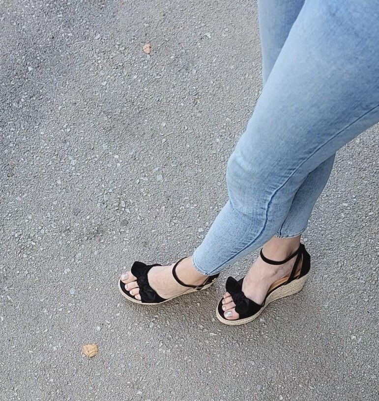 Candid feet 