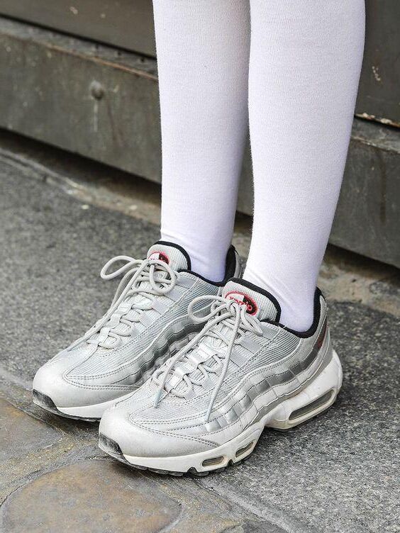 Sneaker and converse with nylon