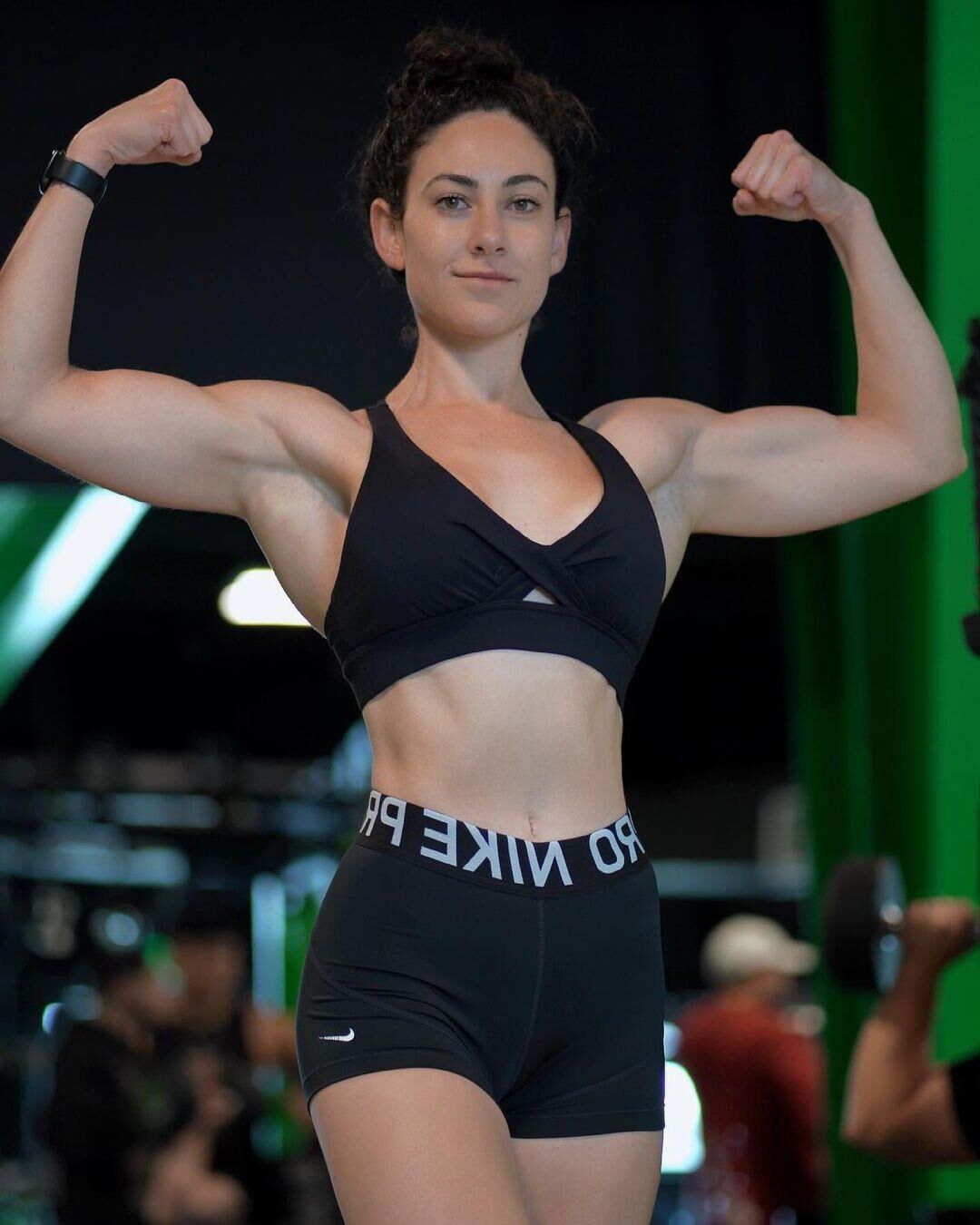 Meninas musculares aleatórias