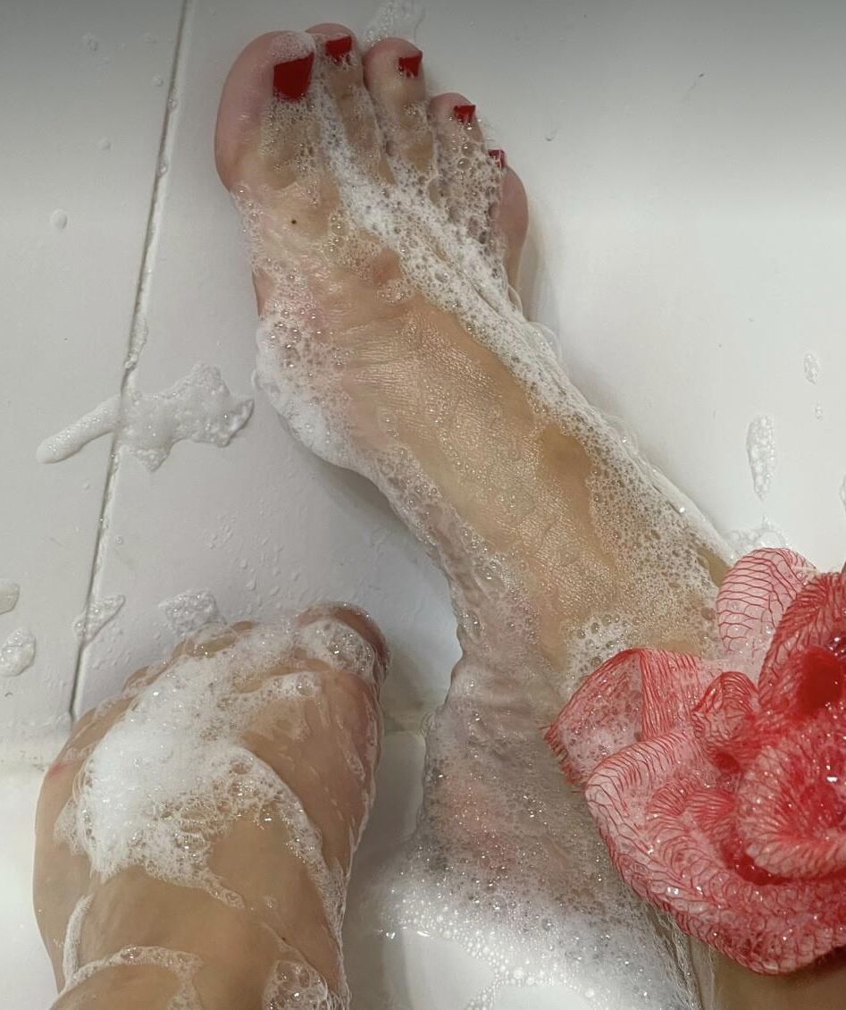 Kristin’s perfect, sexy, soapy red toes and hot soles