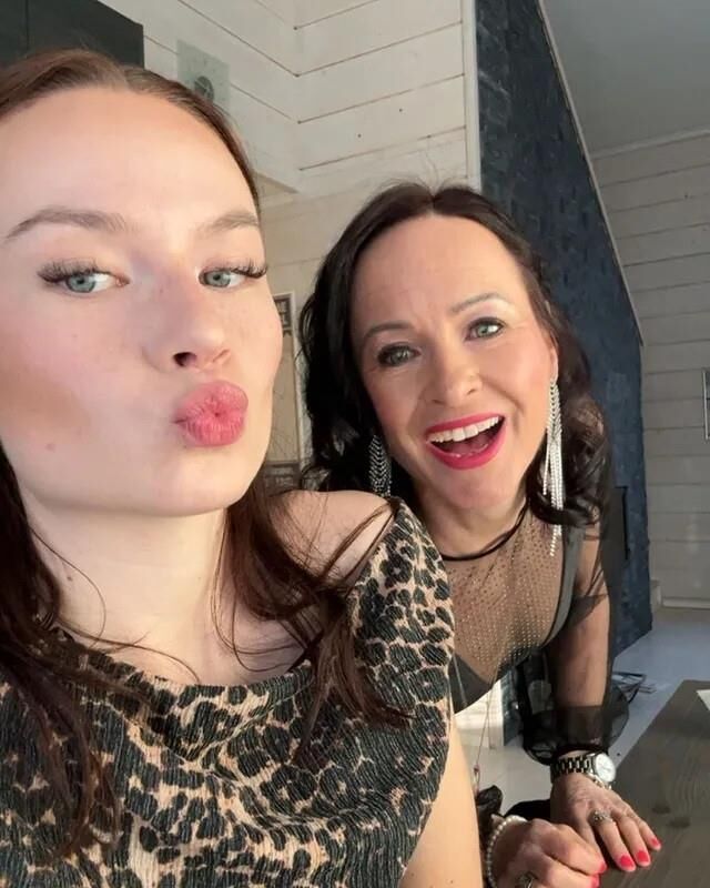 Wank Queen (milf)