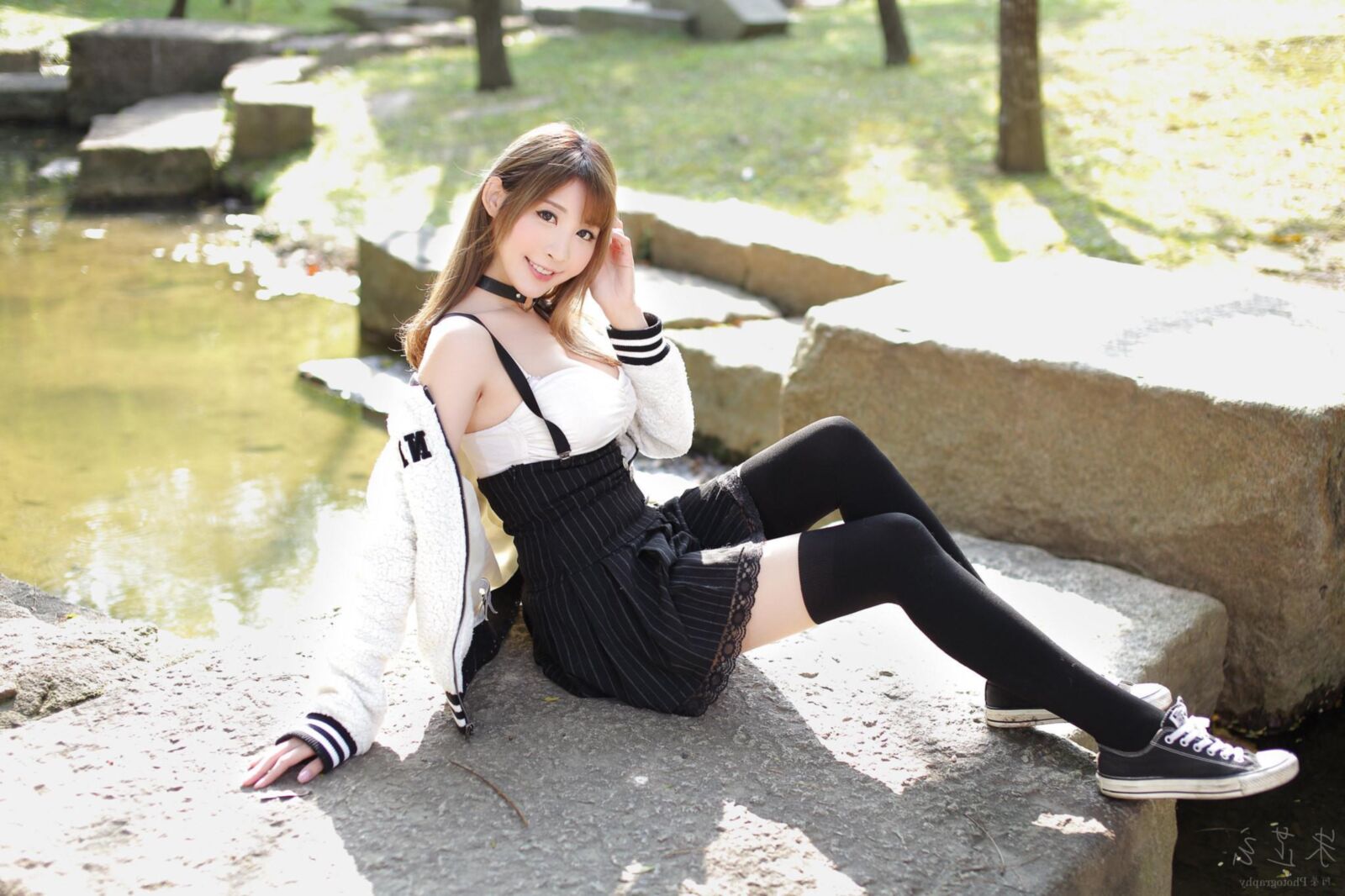 Sneaker and converse with nylon