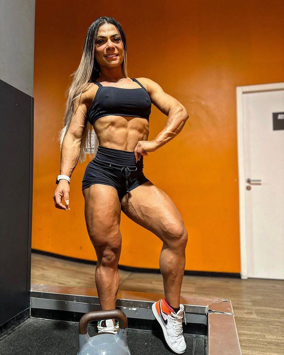 Meninas musculares aleatórias