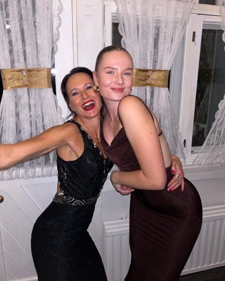 Wank Queen (milf)